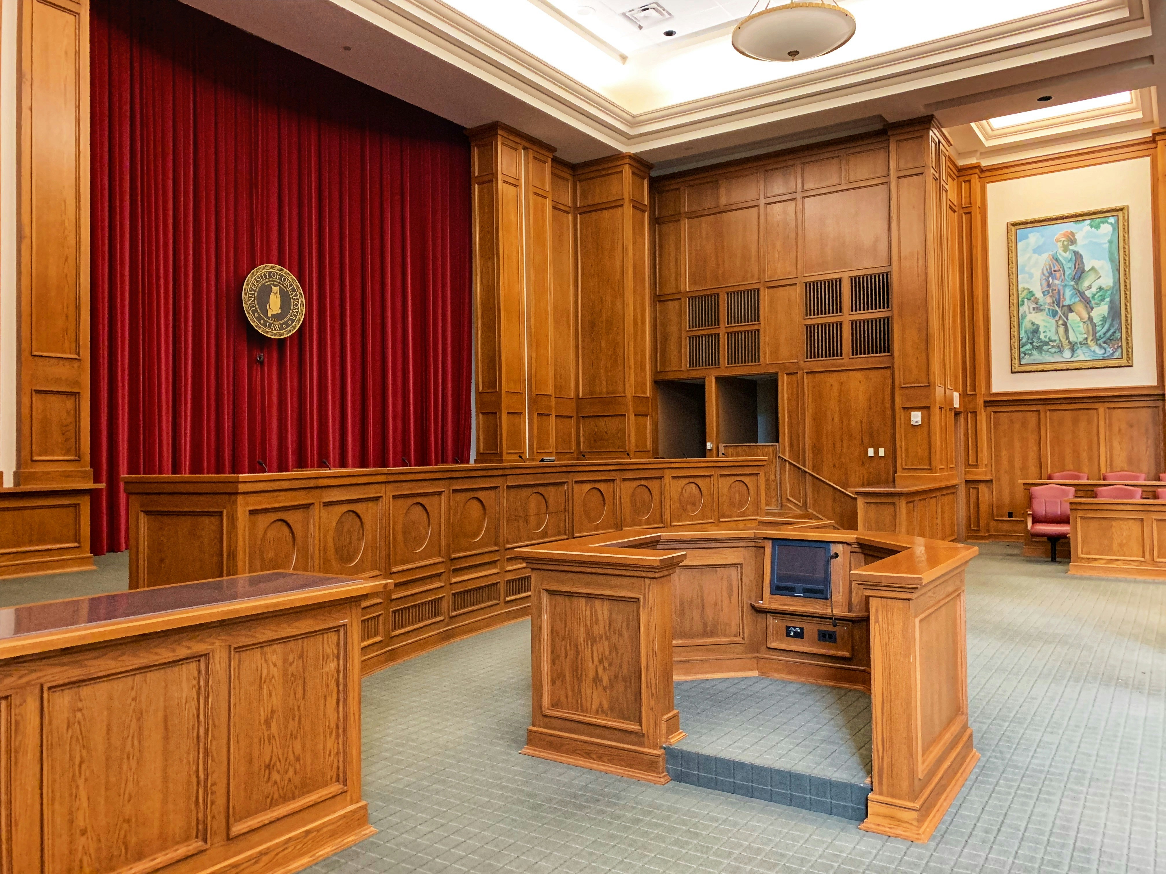 The Role of Alternative Dispute Resolution in Commercial Contracts